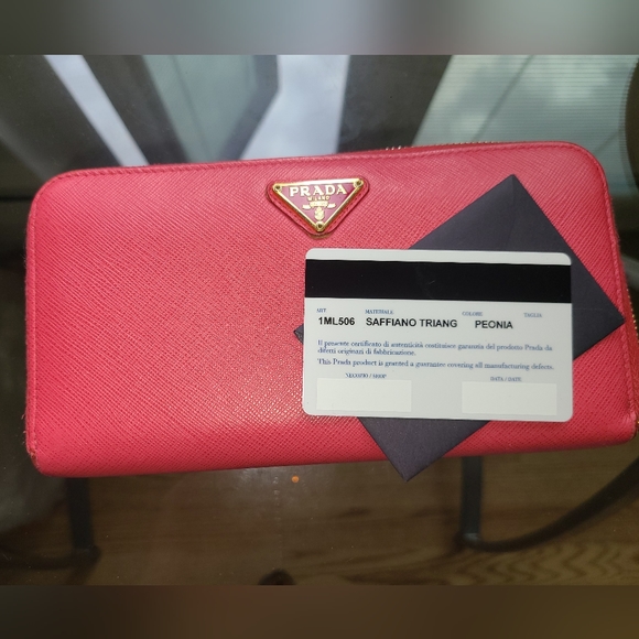 Barbie Pink Prada zip around Wallet - Picture 4 of 10